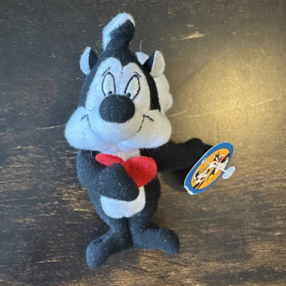 (RARE) Pepé Le Pew Looney Tunes (Finger Puppet) Starbucks - First Edition